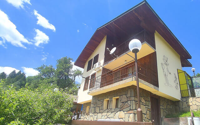 Villa Beevski